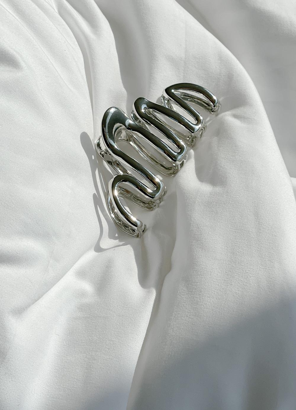 our wave hair claw clip