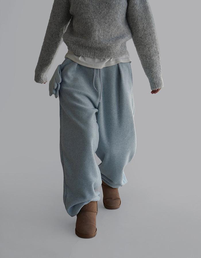 [by LAROOM] 퍼피플리스팬츠