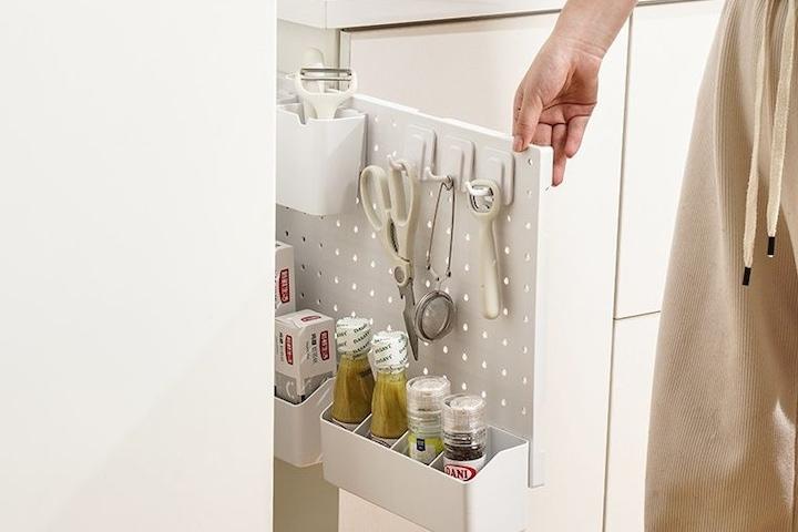 무타공 주방 하부장 세탁기옆 틈새공간 활용 부착식 다용도 타공판 슬라이딩 수납 선반