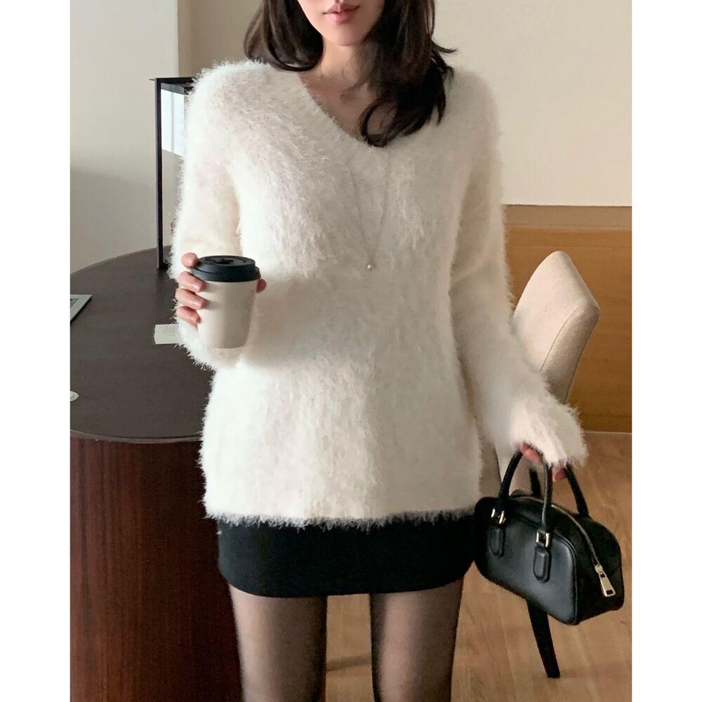 페이크 브이넥 니트