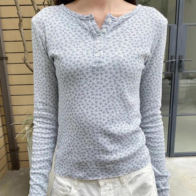 브랜디멜빌 AHERN 플로랄 탑 스카이 블루 긴팔 티셔츠 Brandy Melville