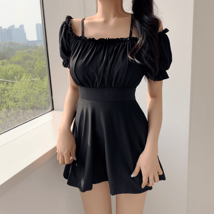 블랙 오프숄더 노출없는 원피스 타입 수영복  (속바지 있음)