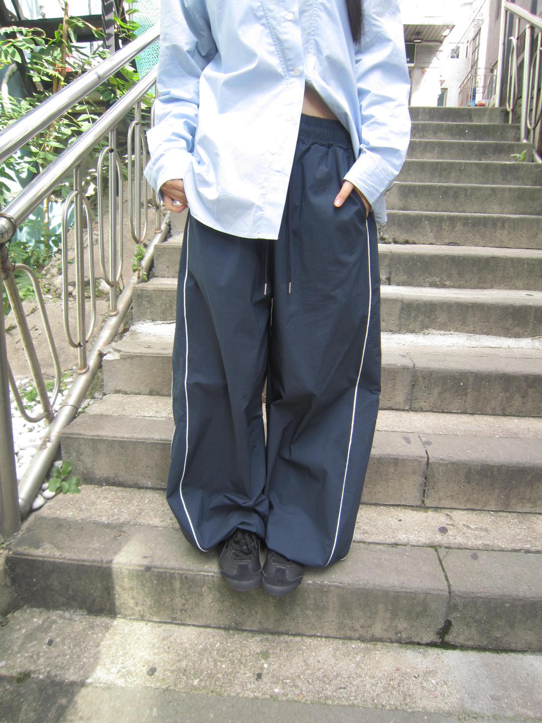 line trousers