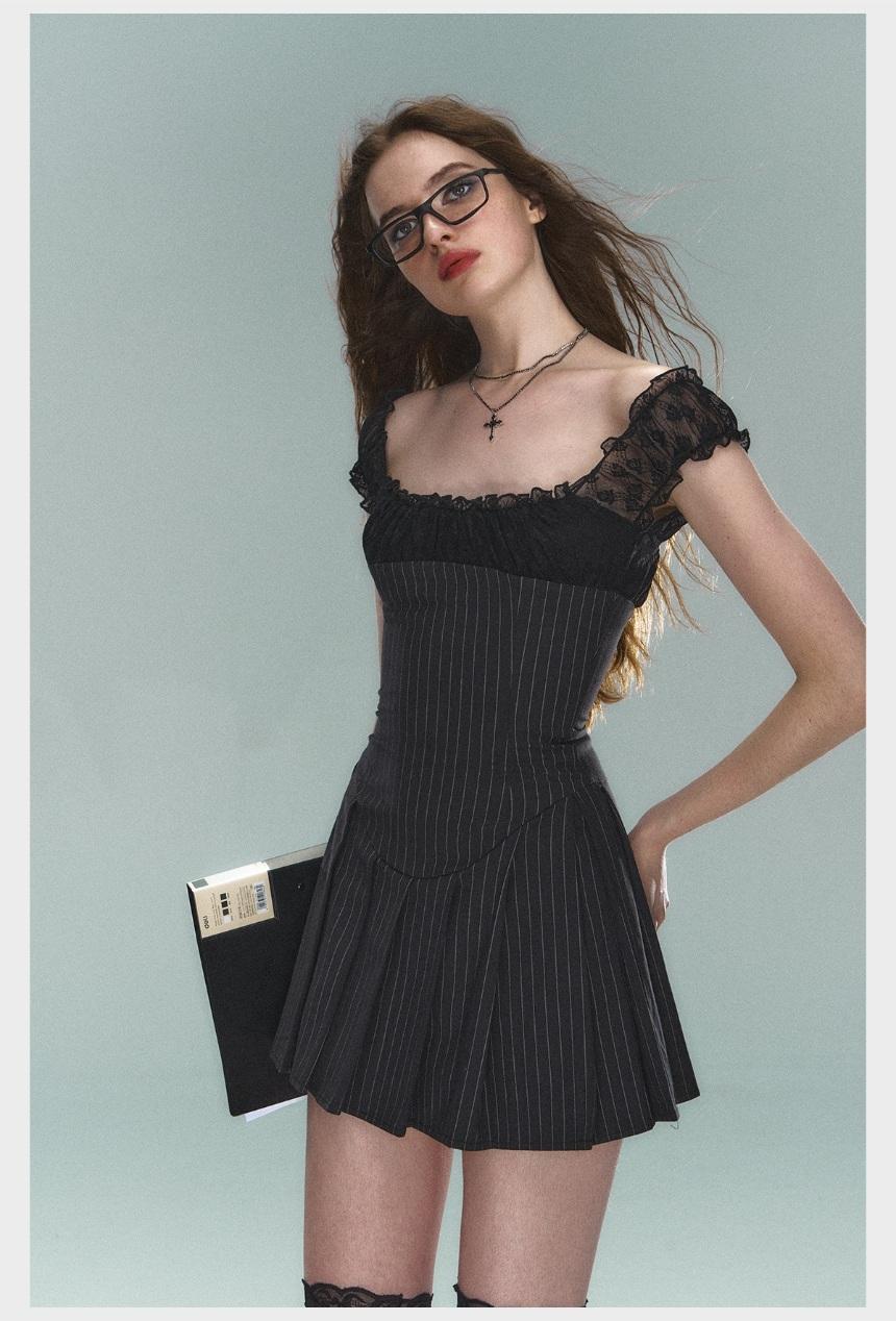 STRIKE A POSE striped textured dress
