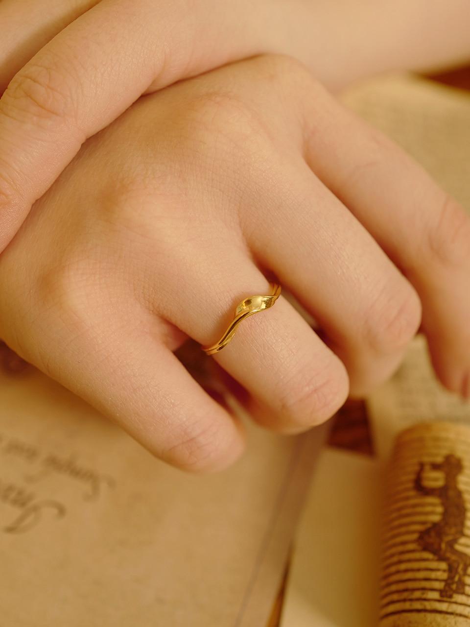 twist ribbon ring