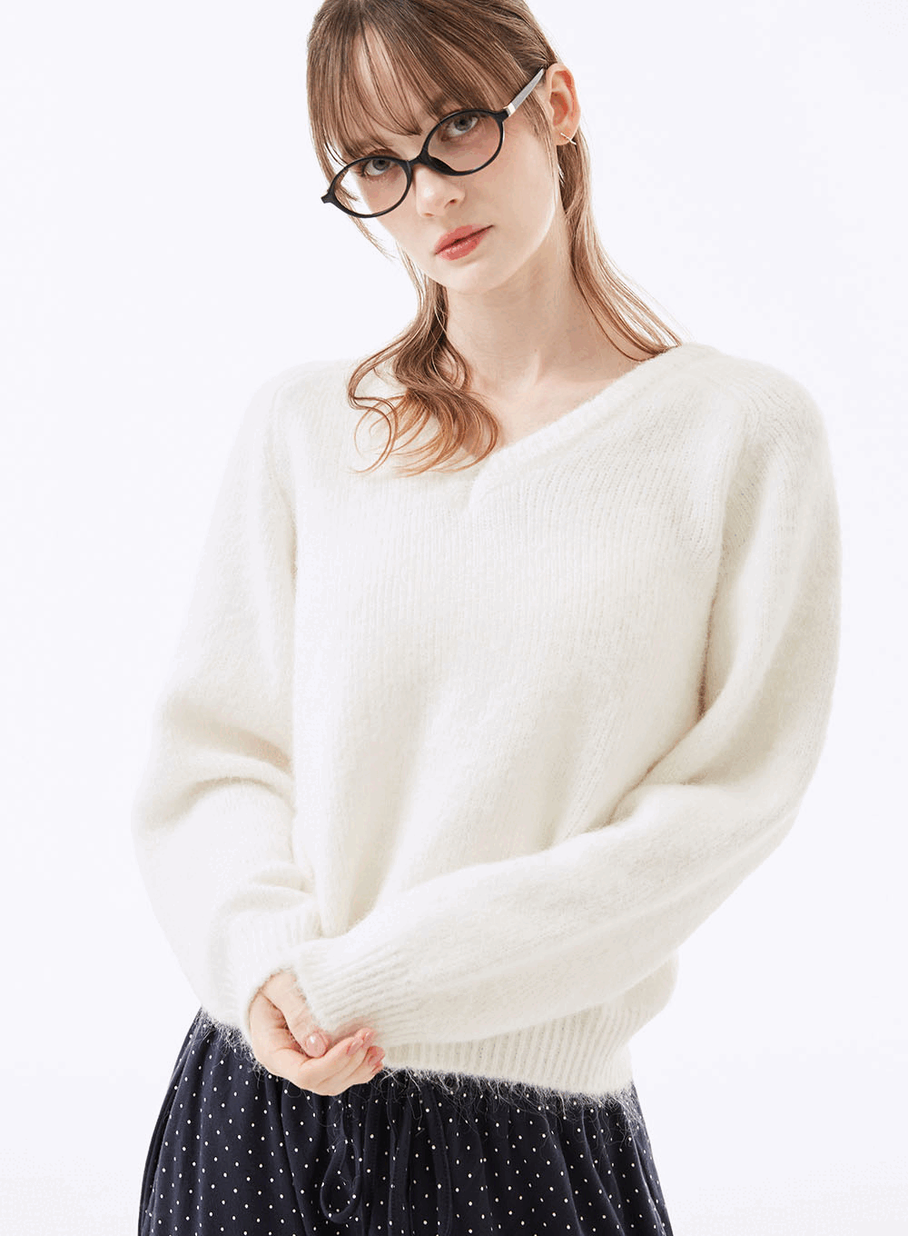 레조 울 브이넥 니트