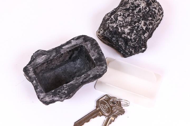 비밀의 돌 열쇠보관함 (쓸데없는 특이한 선물 시리즈)