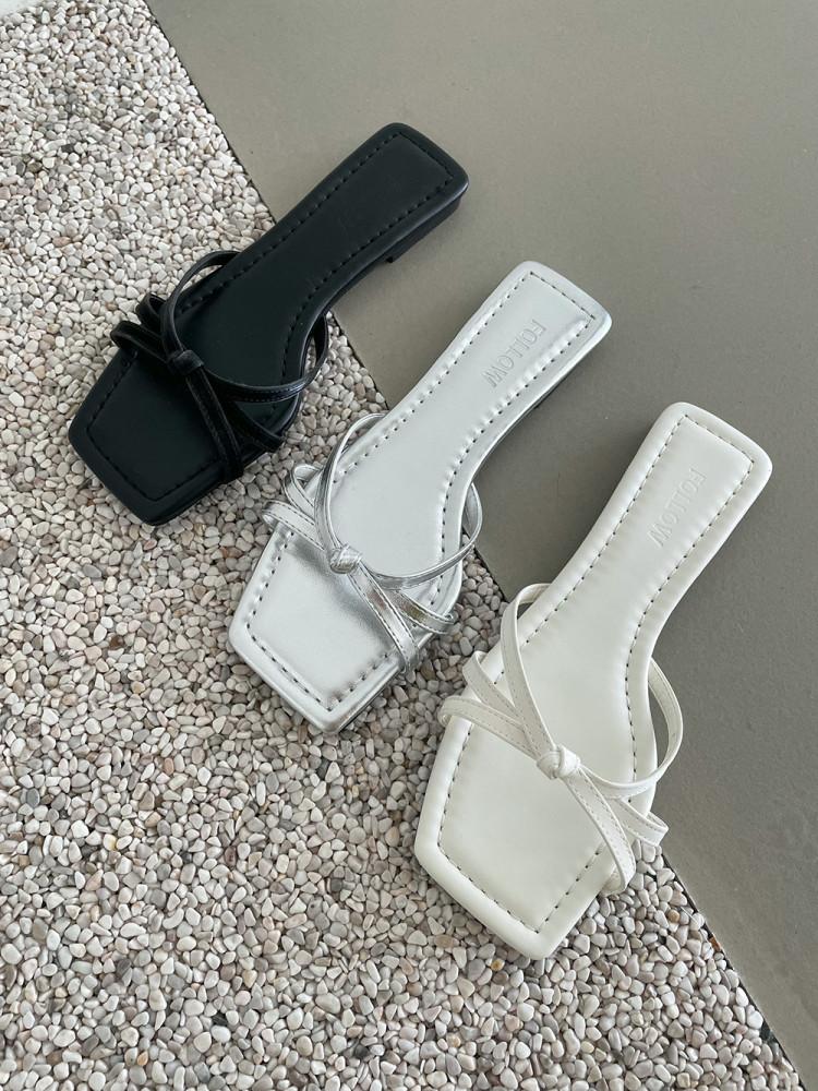 리본 스티치 스퀘어  스트랩 꼬임 플랫 샌들 슬리퍼(3color)