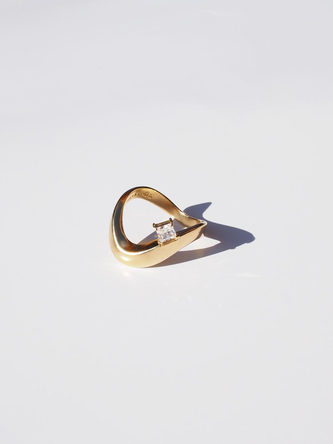 Breeze ring _ white