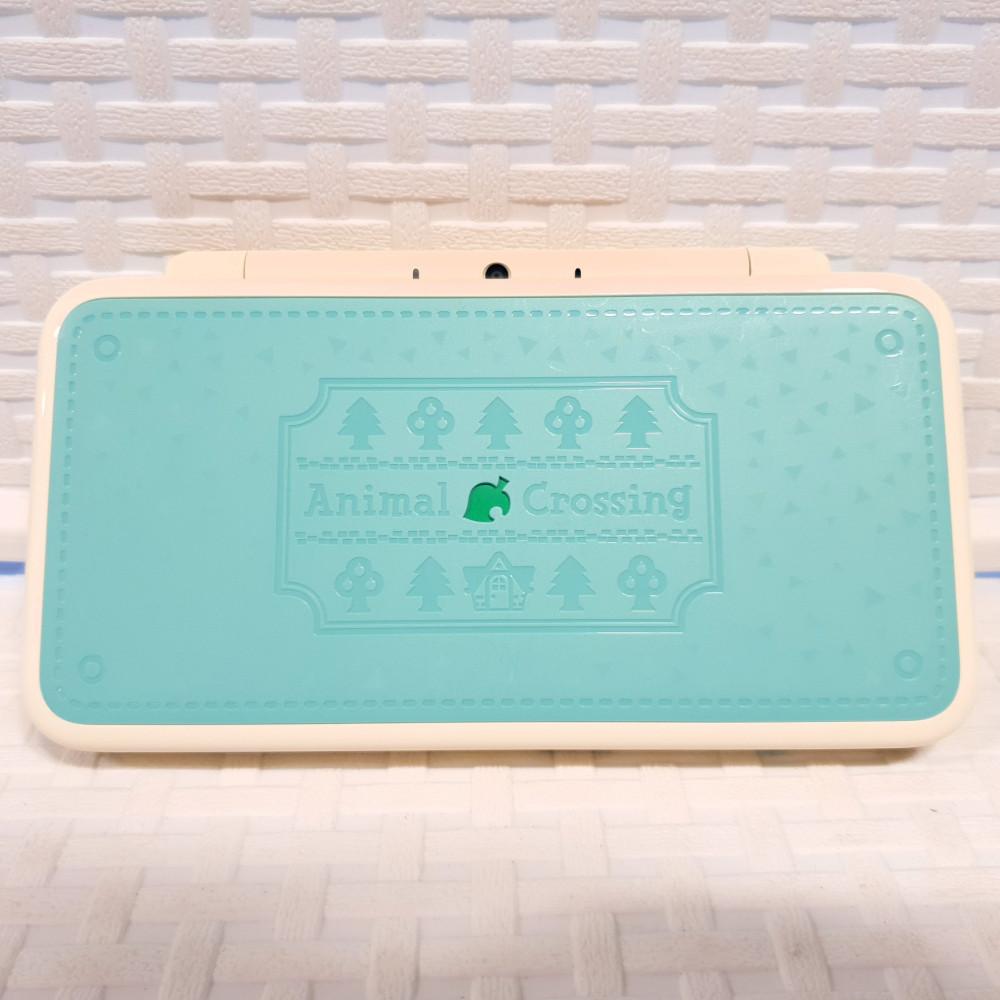 [중고] 닌텐도 2DS XL 동물의 숲 에디션 (충전기 포함/생활기스 약간 있음)