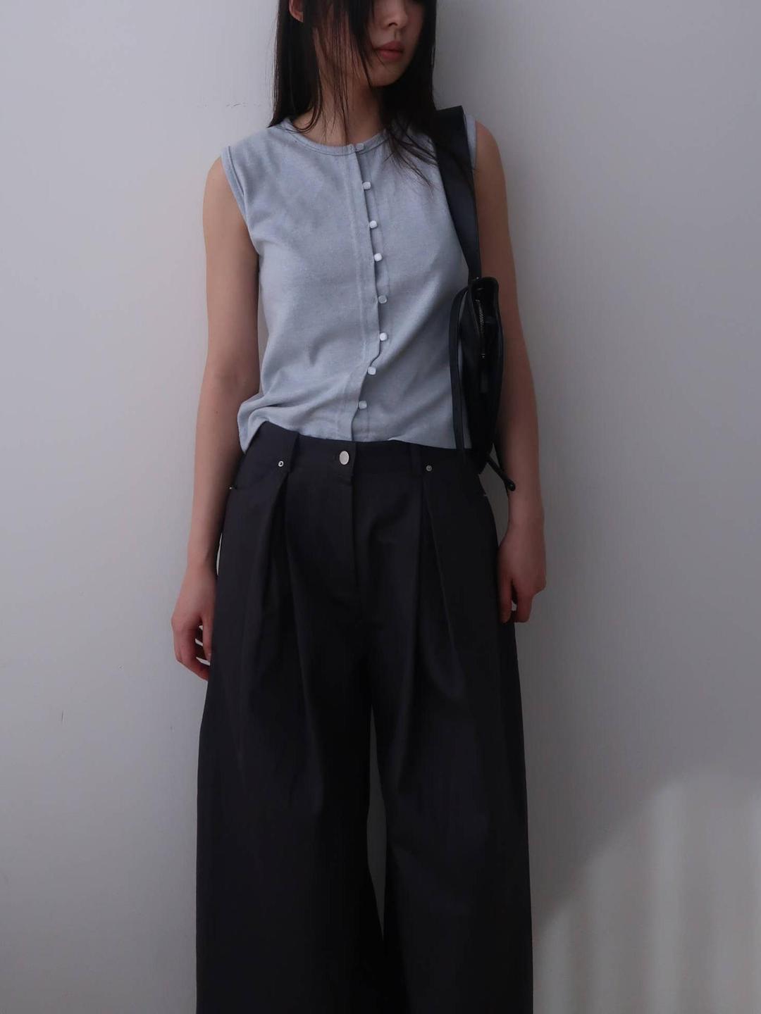 뮤로우 HALF CIRCLE NECK VEST