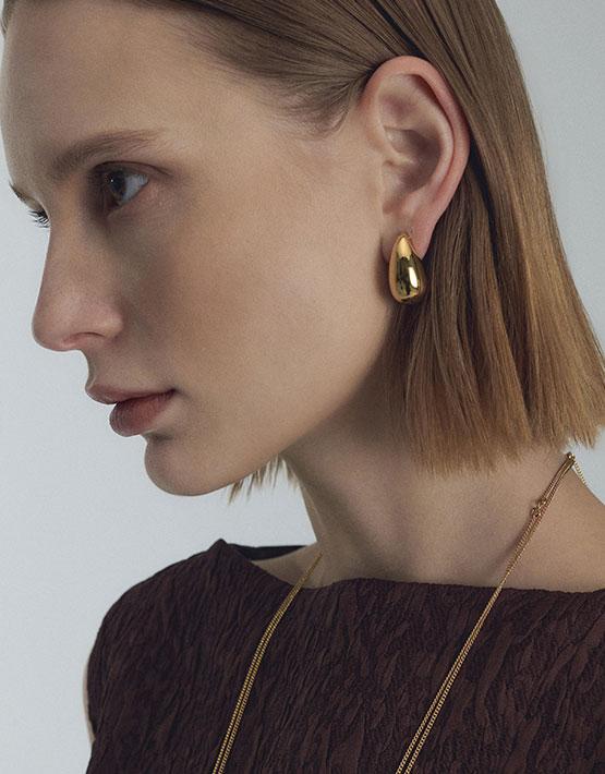 Graceful Teardrop  Earrings_Gold