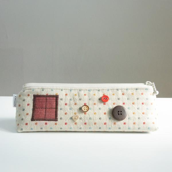 창문과 문고리가 달린 연필집(60)