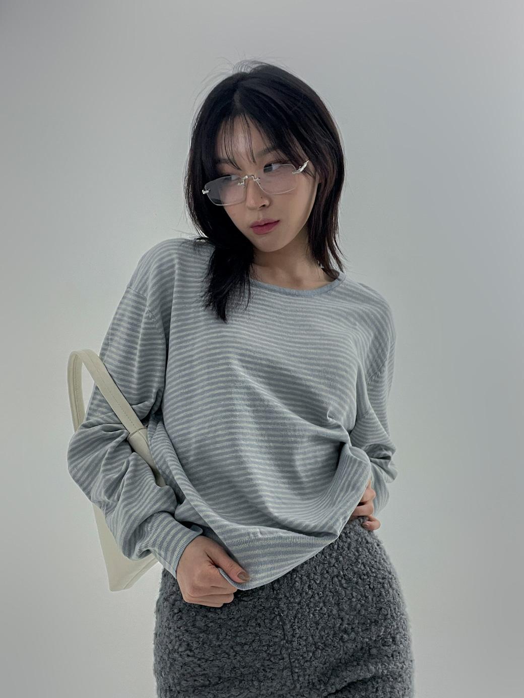 럽미 시드 스트라이프 니트