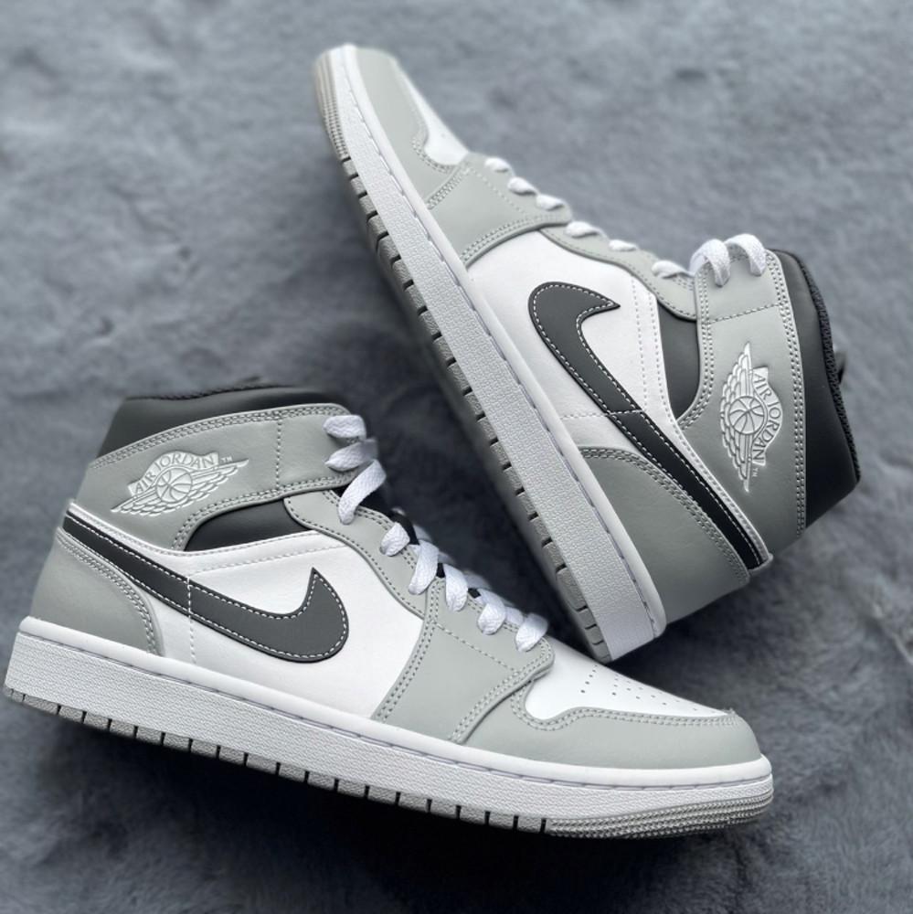 나이키 에어 조던 1 미드 라이트 스모크 그레이