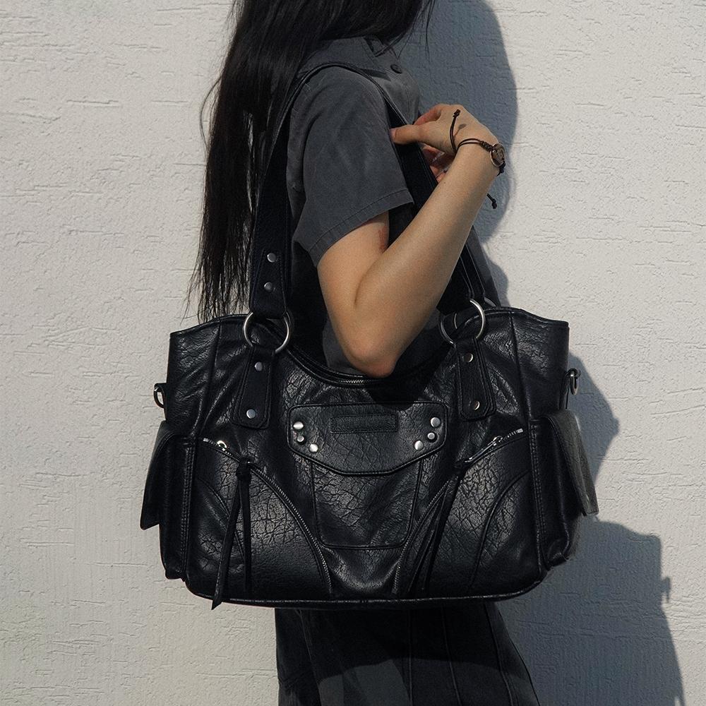 Studded Leather Shoulder Bag (Black)