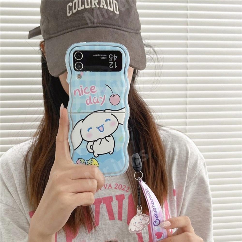 산리오 눈웃음 웨이브 시나모롤 캐릭터 손목스트랩 안티 드롭 삼성 갤럭시 Z플립4 폰케이스