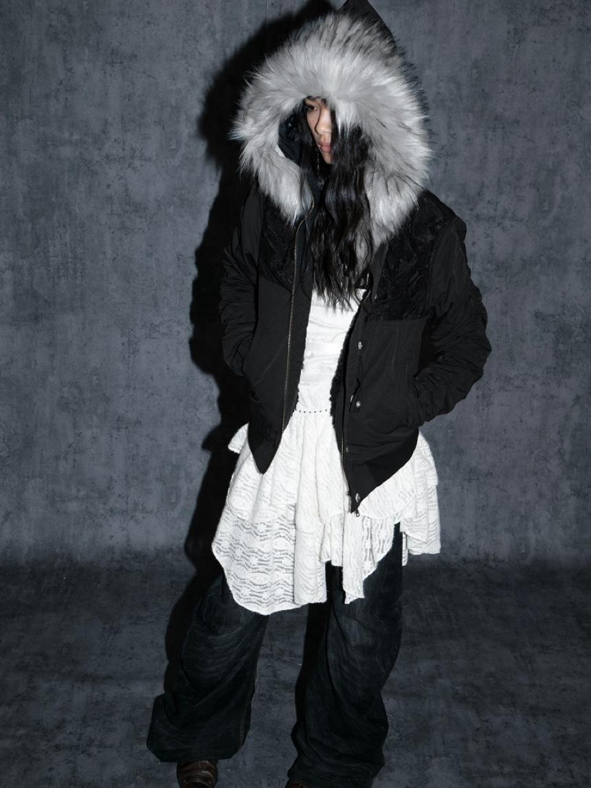 [예약 판매] Double Punch Scimitar-sleeve fur plus velvet-lined jacket