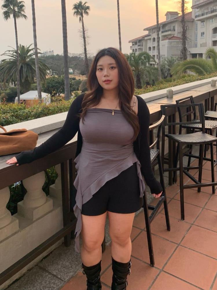 [힙+섹시][슬림핏] 로아 프릴 러플 셔링 탑
