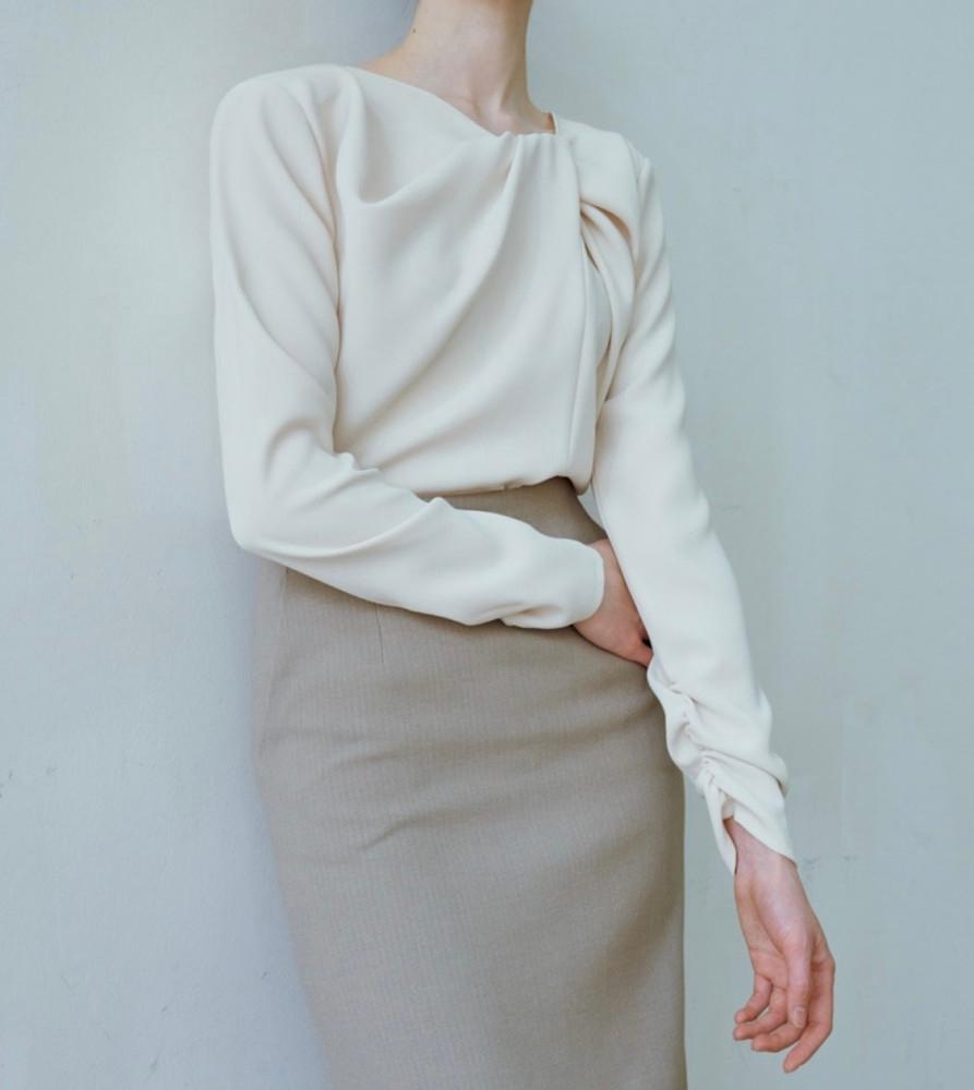 포니 사이드 꼬임 블라우스/2color/님프앤글로우/NYMPHANDGLOW