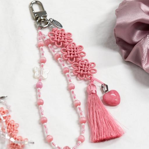 [선물] 국화매듭 나비태슬 키링 _도홍3색 | 가닥가닥