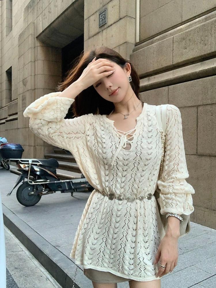 펀칭 스웨터 스트랩 포인트 긴팔 도트 블라우스 니트