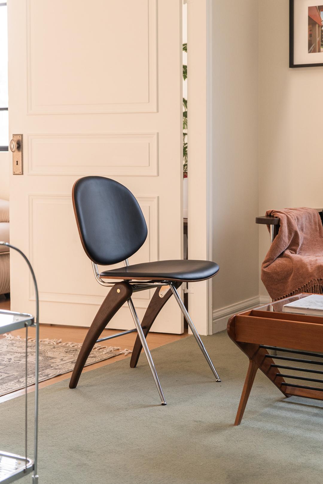 워너비 우드 실리콘 가죽 체어