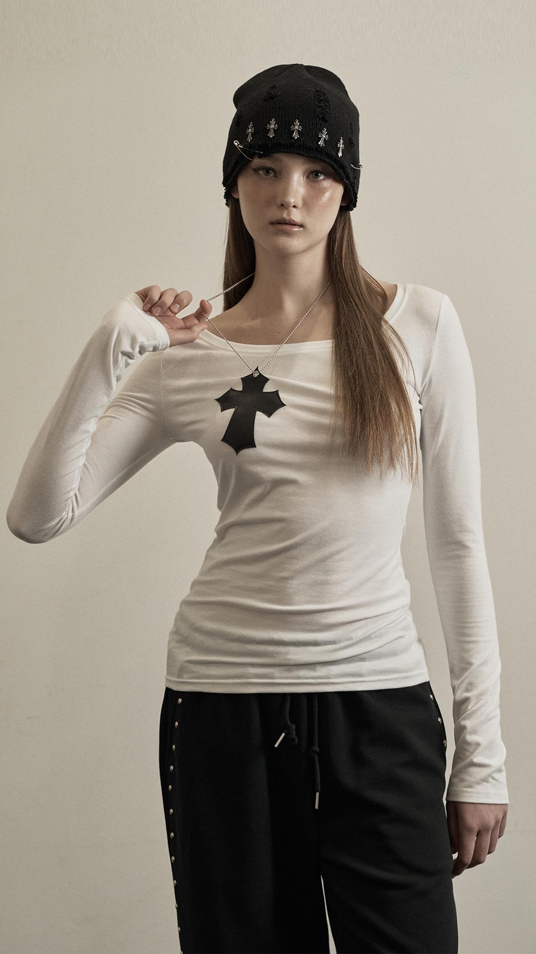WHITEFAUX LEATHERCROSS NECKLACE TOP