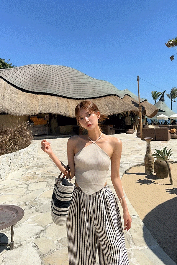 보잉 니트 홀터탑