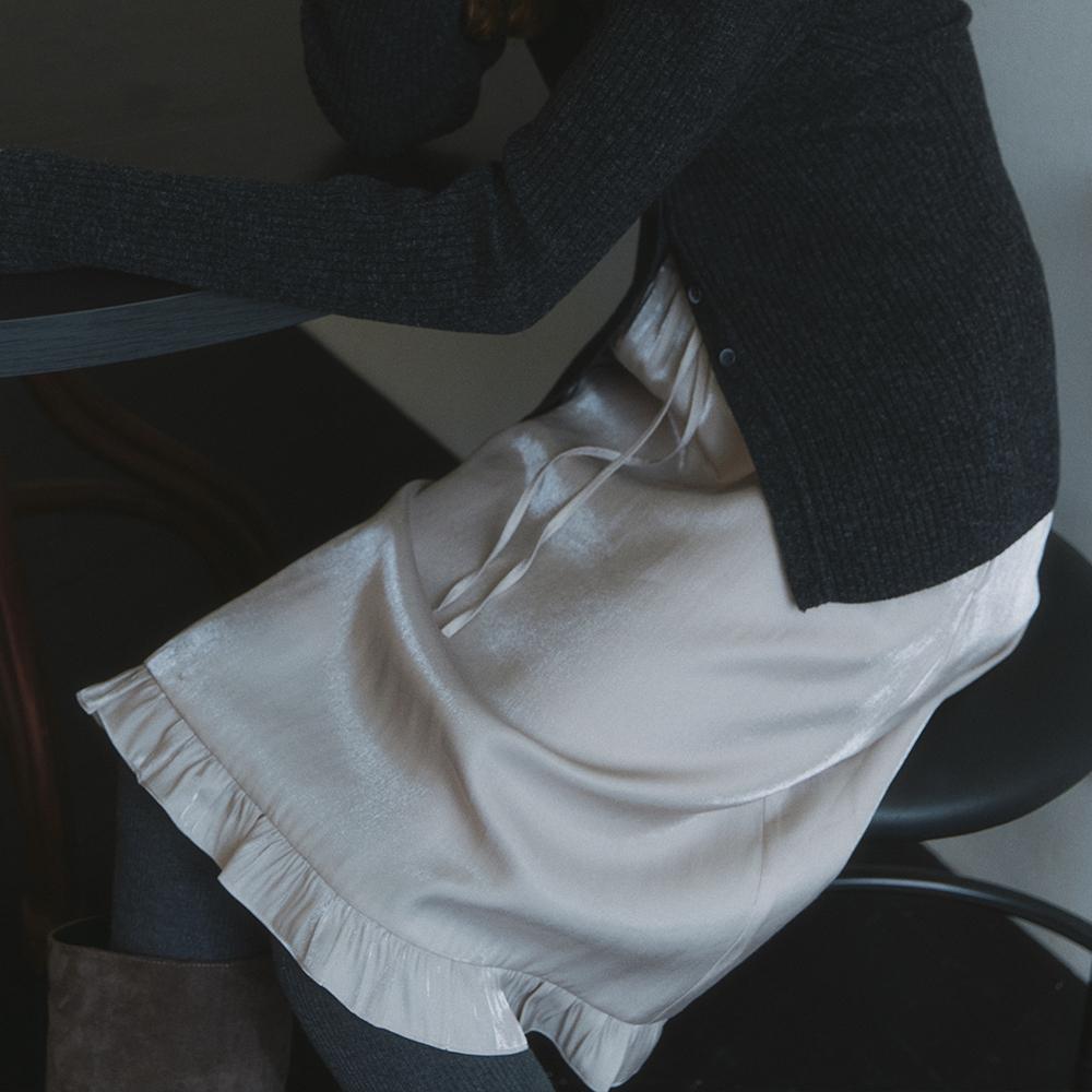 comos 1287 shimmer frill banding skirt (ash beige)