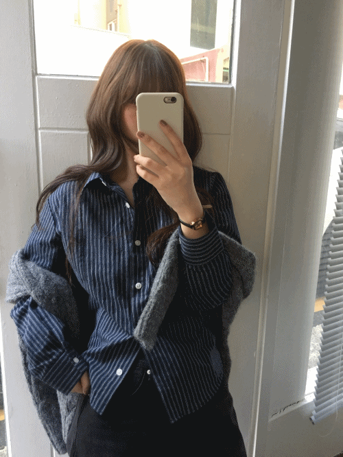 블랙모니카 르브 스트라이프 스탠다드 레이어드 절개 남방 크롭 셔츠