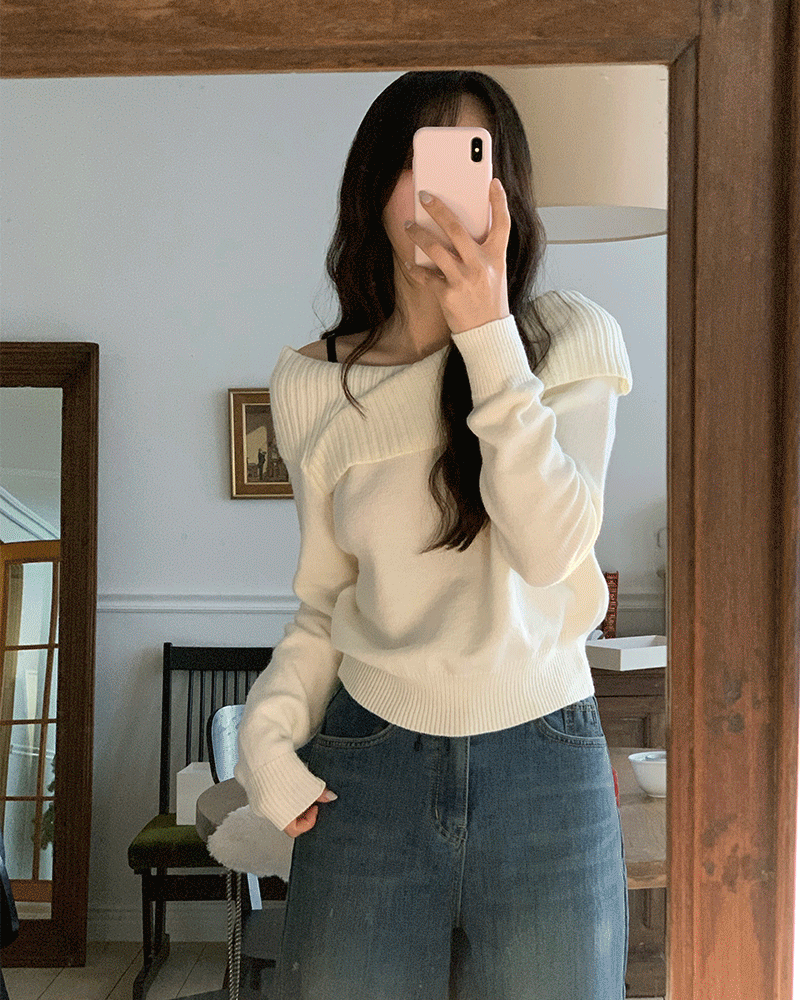 꼰미고 [연말룩/데이트룩] 포멜 숄더 오픈 니트