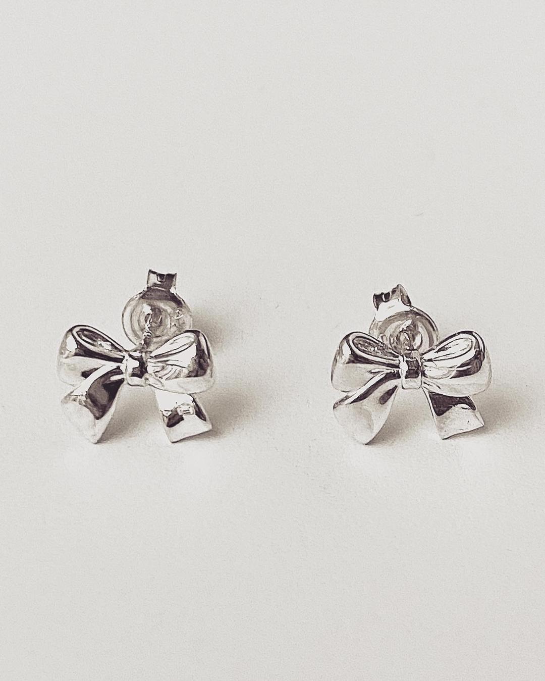 Ribbon's Lovely earring