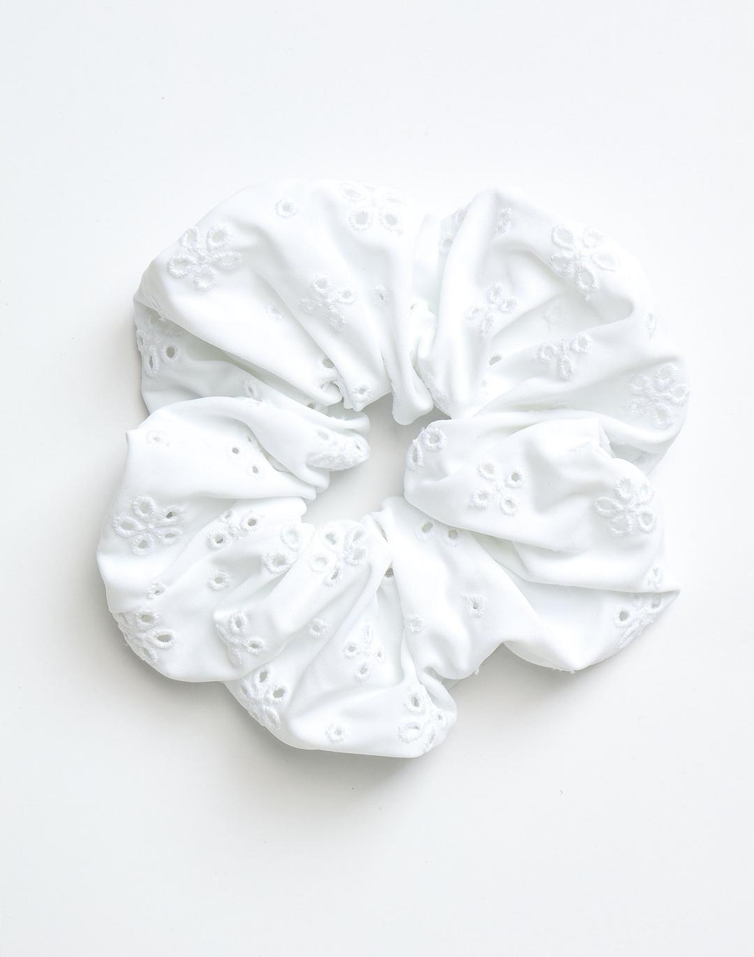 Broderie Scrunchie