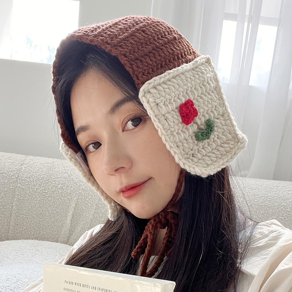 투톤 엠보싱 플라워 귀도리