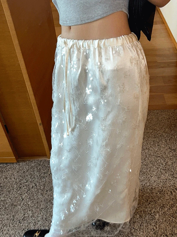 Satin waist spangle skirt