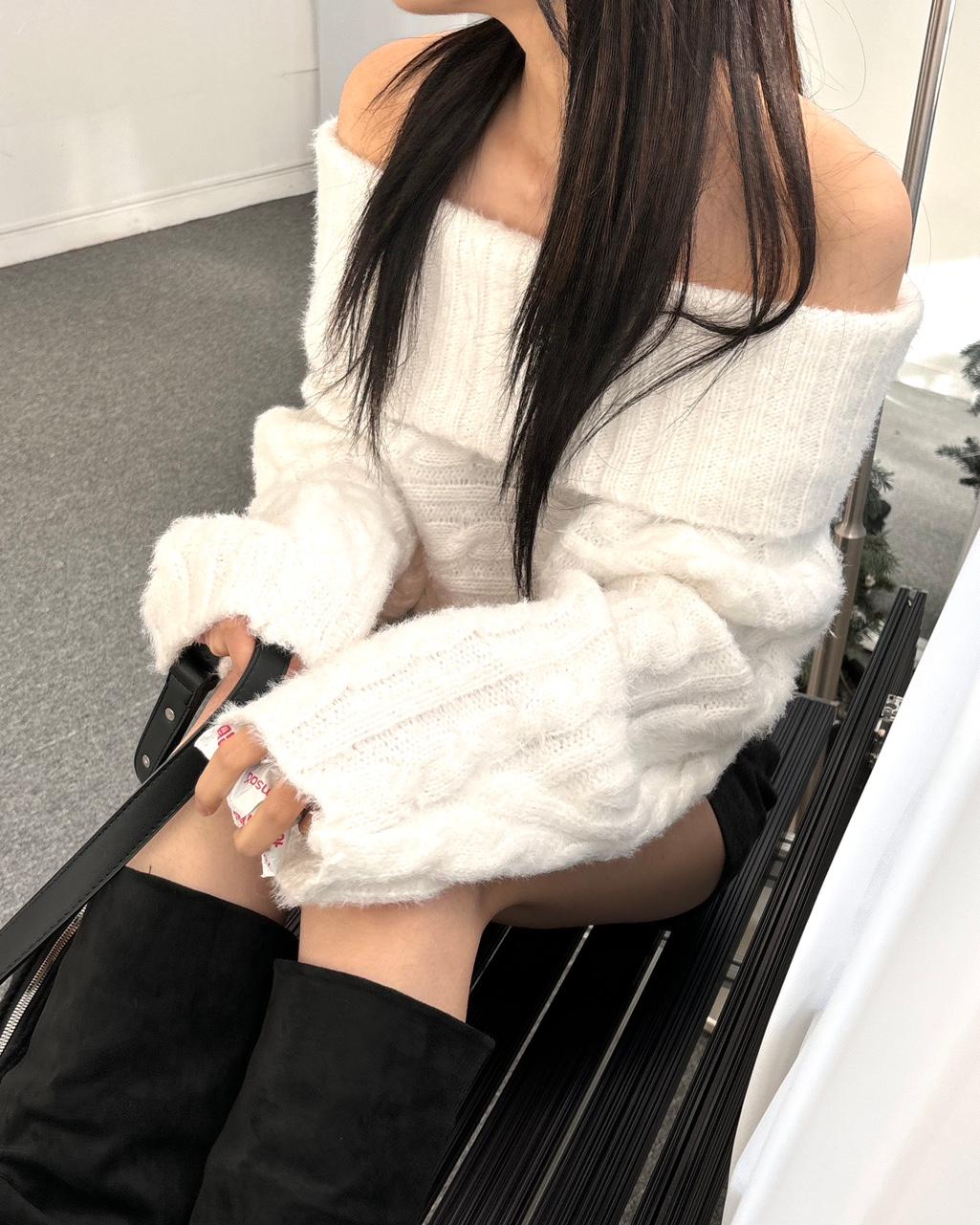 snow off shoulder knit