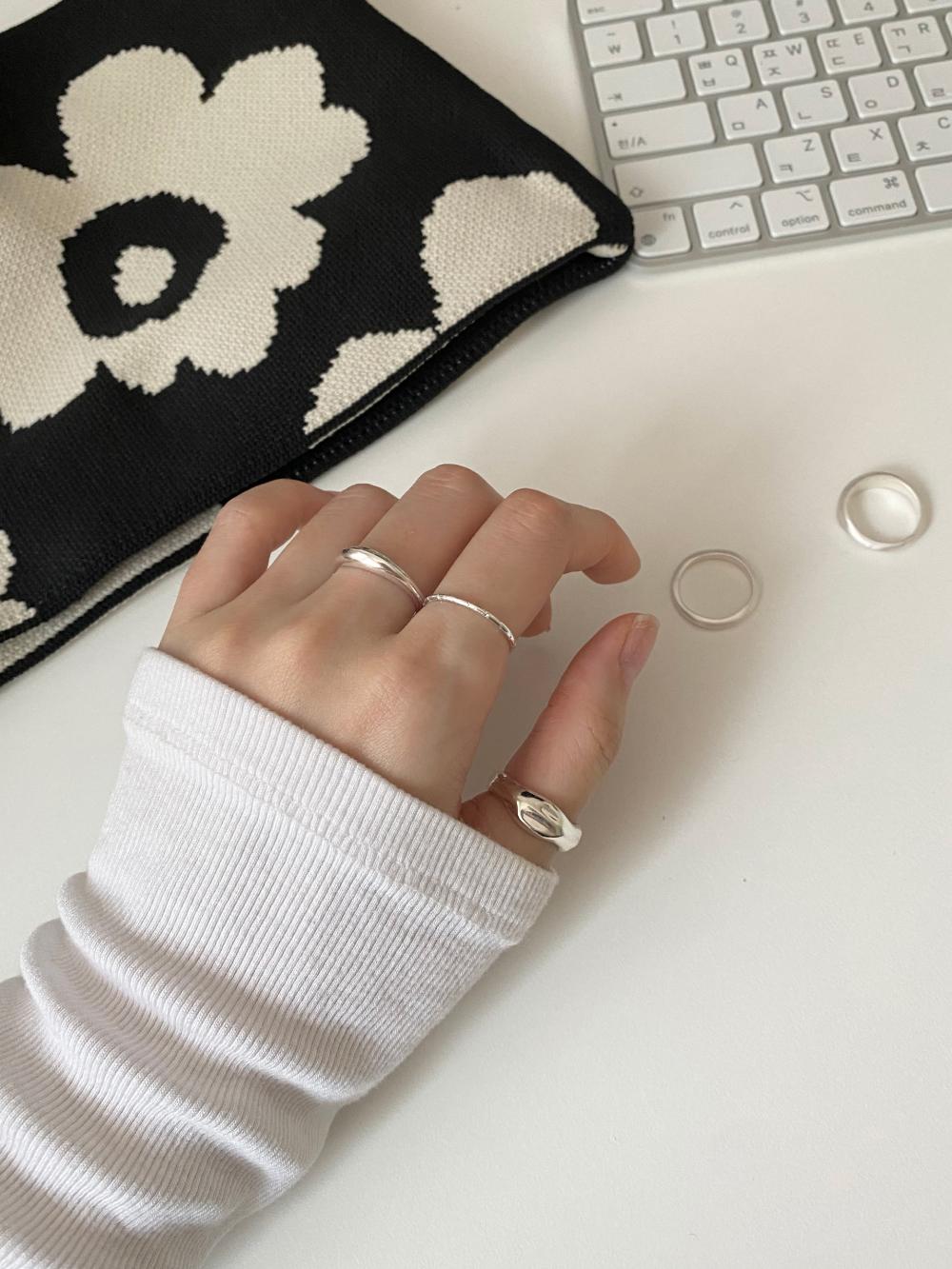 [5 set] 무광 볼드 심플 반지 세트 / 2 color / 유광 데일리 레이어드