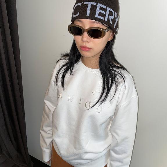 Aeiou Logo Symbol SweatshirtWhite