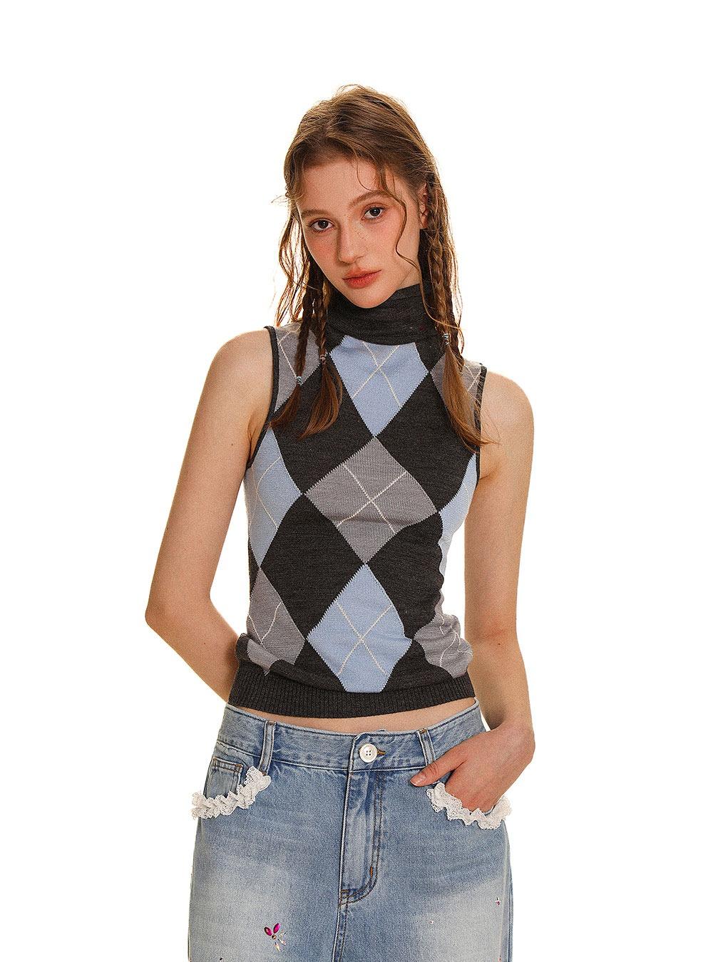 Diamond Pattern Contrast High Collar Vest