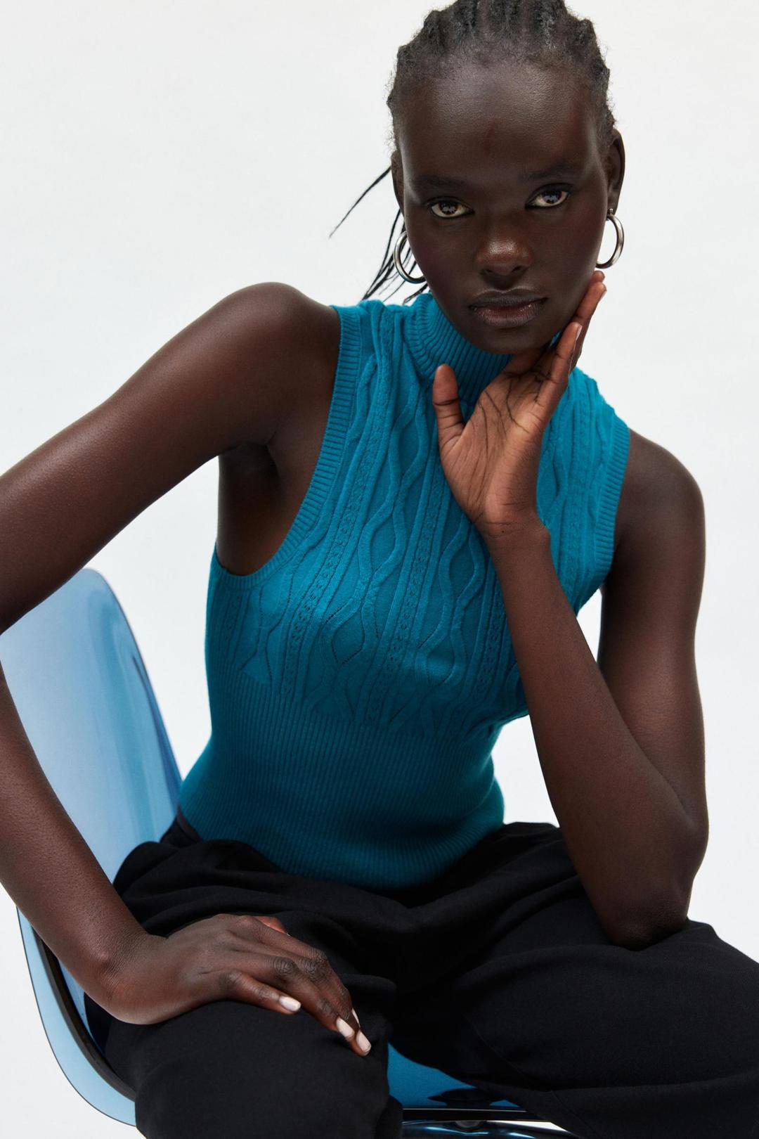 침묵 + 소음 애니스톤 터틀넥 스웨터 탱크 탑