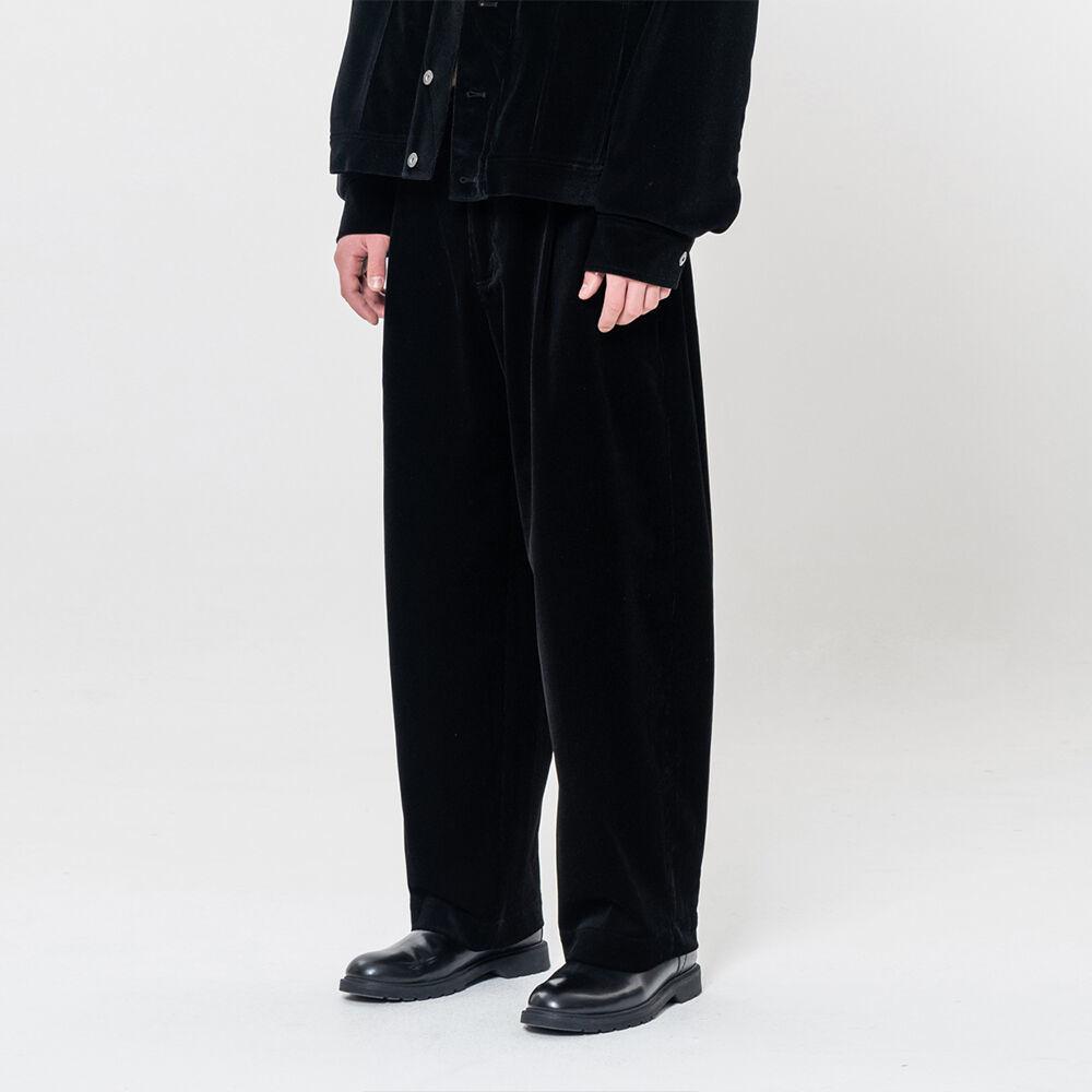 [스탠다드]21FW CORDUROY ONE TUCK CURVED PANTS BLACK