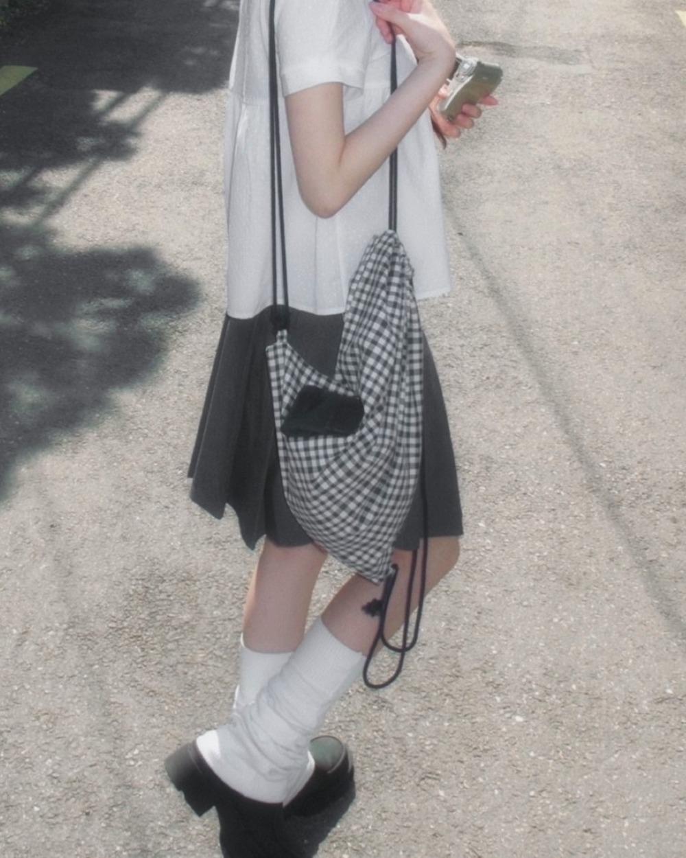 scotty checkered strap bag