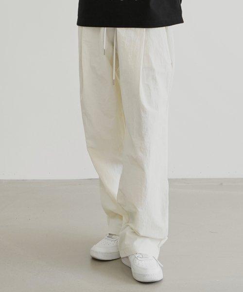 나일론 원턱 팬츠_크림