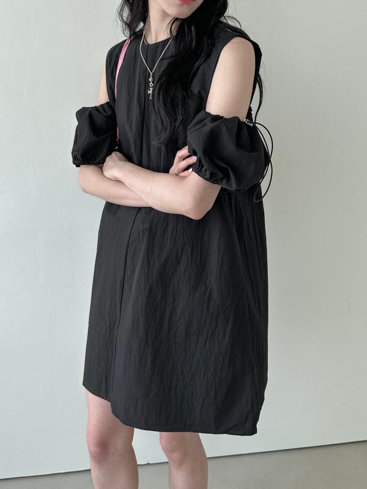 나일론 숄더 컷아웃 퍼프 원피스(블랙,아이보리)