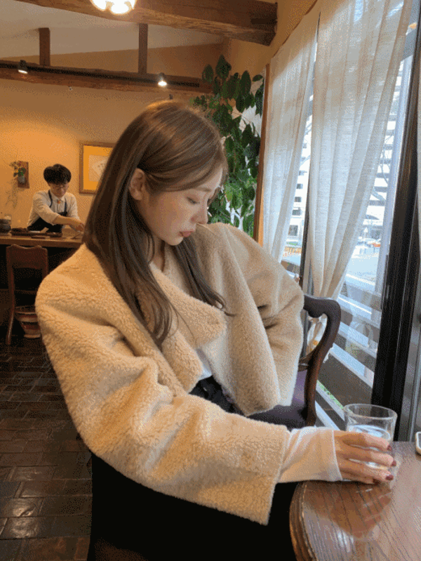 [당일배송] 웨던 숄 무스탕 (2color)