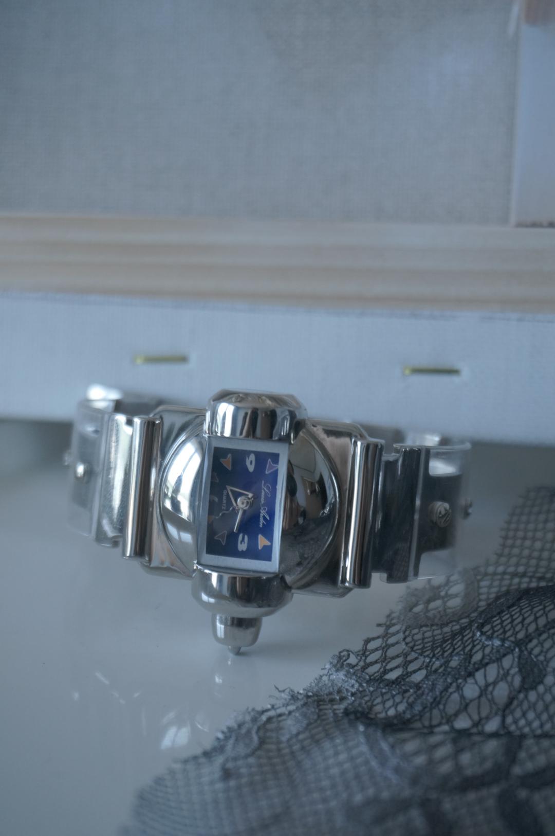 Screw Watch