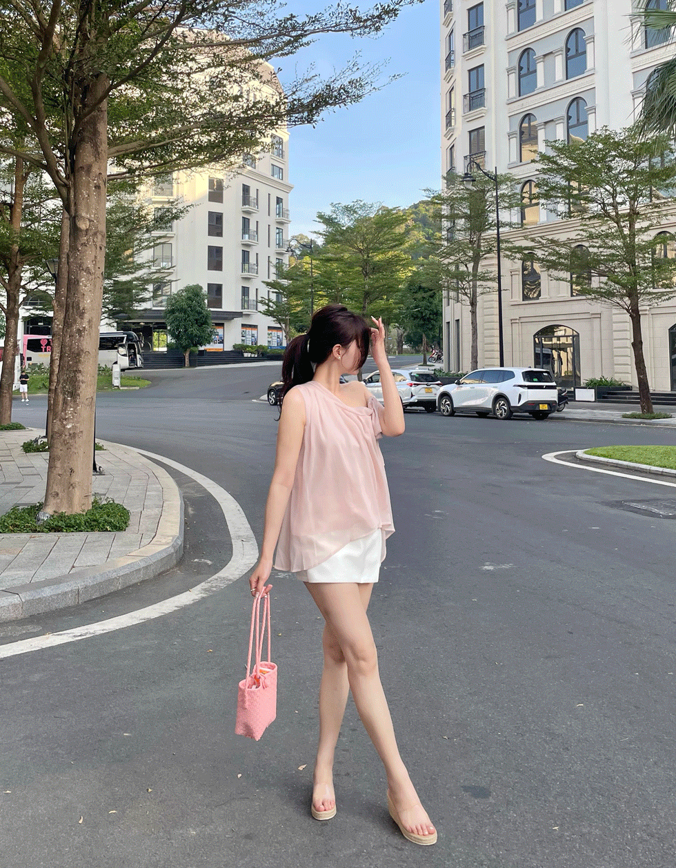 루씨트빈 연꽃 여리 핀턱 리본 원숄더 블라우스 (2col)