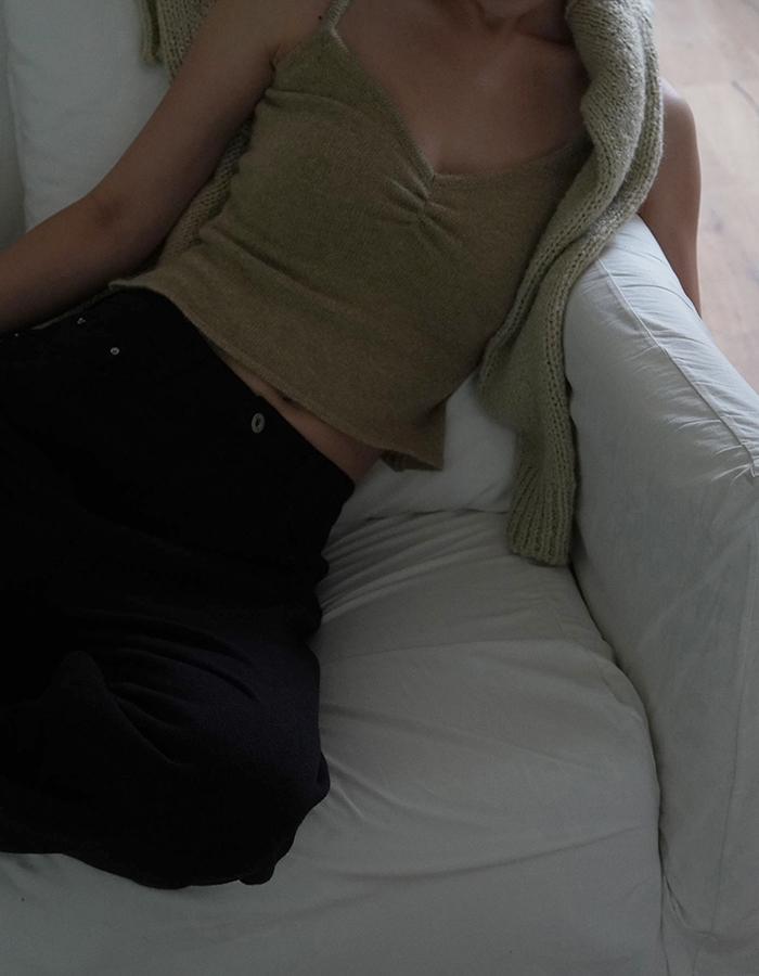 [by LAROOM] 셔링니트탑