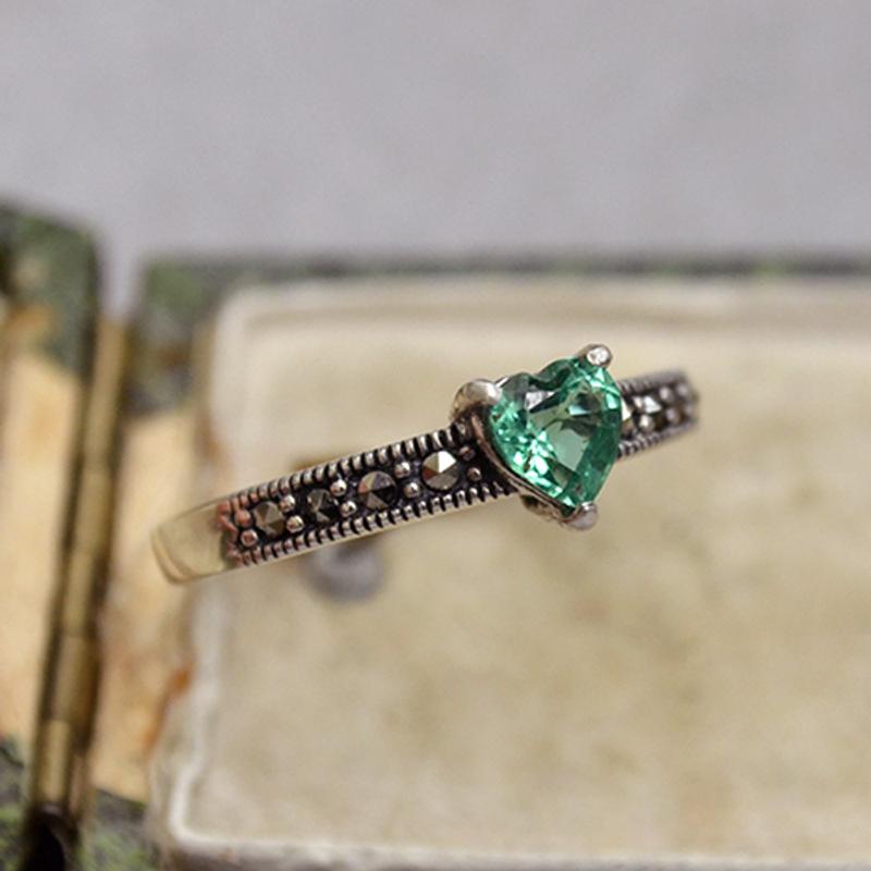 heart moon.crystal green